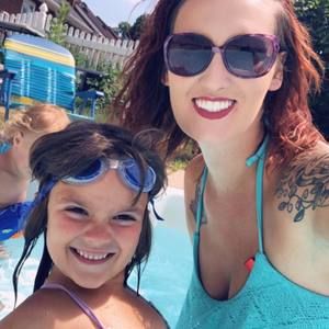 Meet your Posher, Courtney